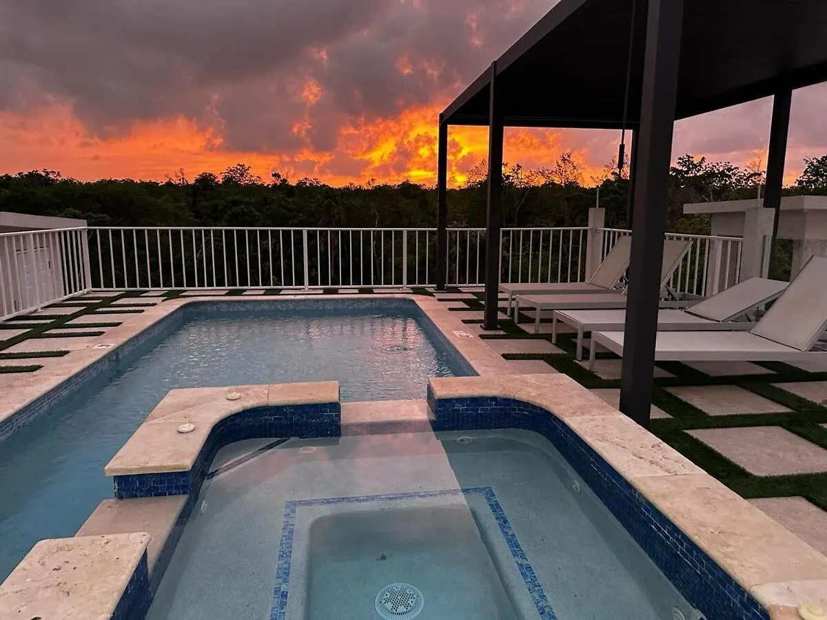 Sky Haven Retreat- 2Br Rooftop Pool, Stunning Views & Free Airport Pickup Falmouth 0*,  Jamaica