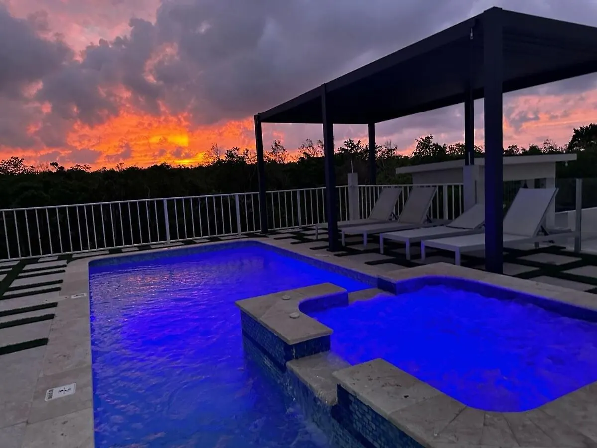 Sky Haven Retreat- 2Br Rooftop Pool, Stunning Views & Free Airport Pickup Falmouth 0*,